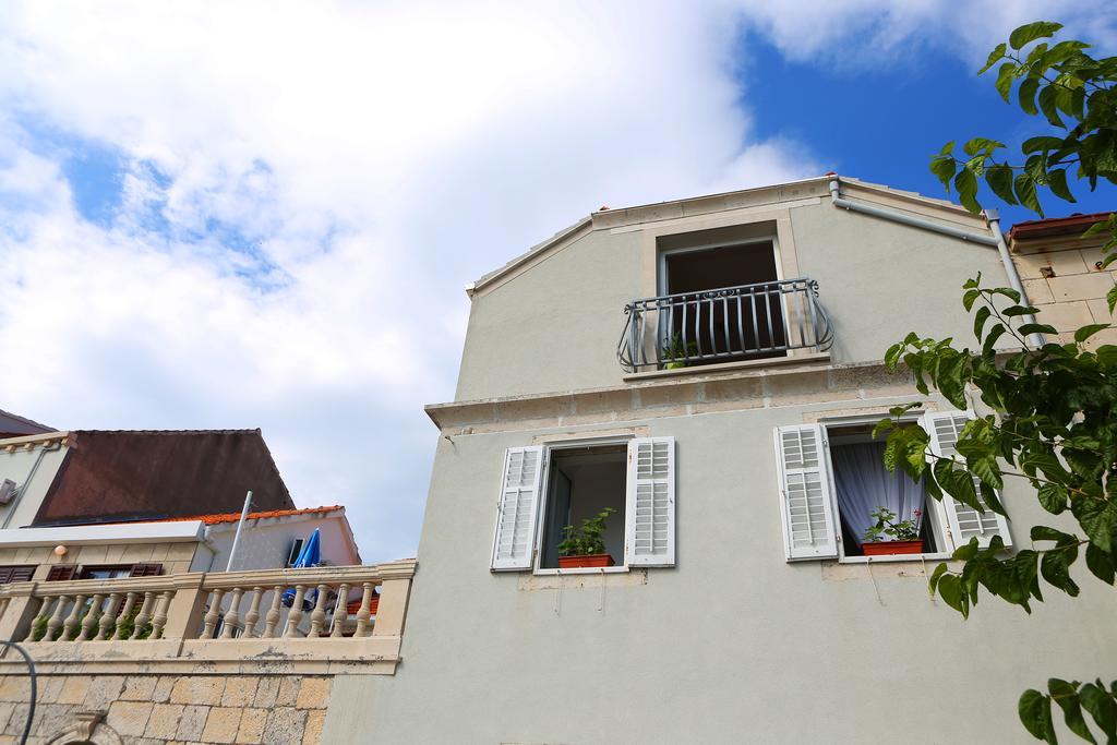 Apartments And Rooms Denoble Korčula Exteriör bild